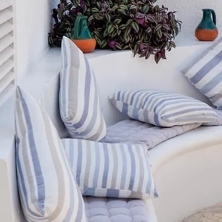 Amore Hotel Apartments 2* פאראלימני
