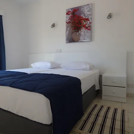 Amore Hotel Apartments מלון דירות