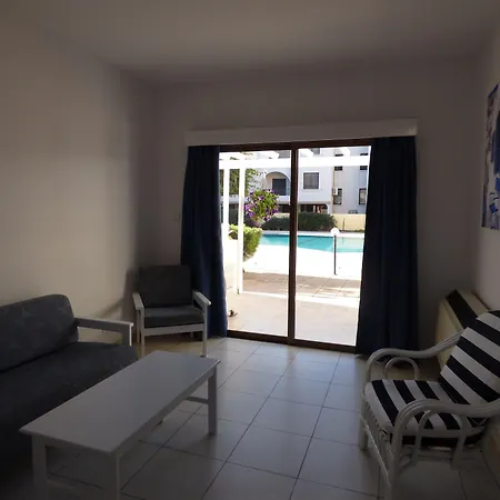 מלון דירות Amore Hotel Apartments פאראלימני
