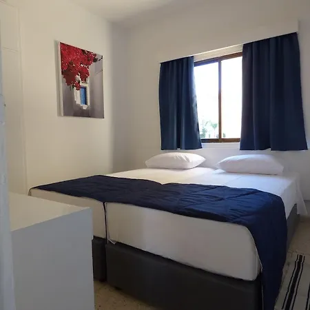 Amore Hotel Apartments 2* פאראלימני