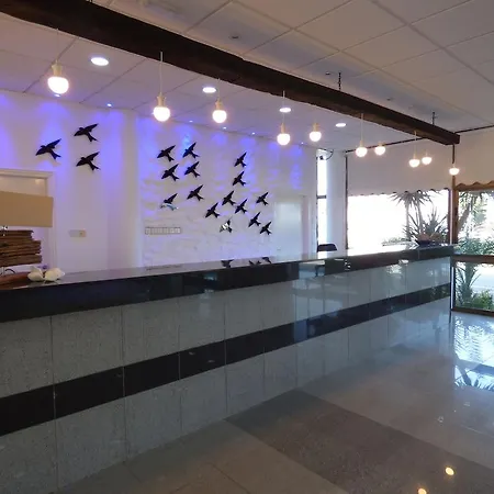 מלון דירות Amore Hotel Apartments 2*
