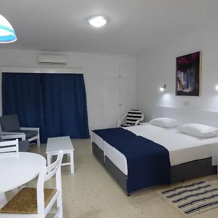 מלון דירות Amore Hotel Apartments פאראלימני