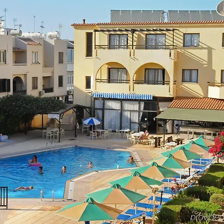 Amore Hotel Apartments פאראלימני
