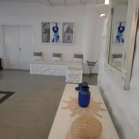 Amore Hotel Apartments 2* פאראלימני