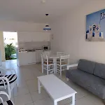 Amore Hotel Apartments Παραλίμνι