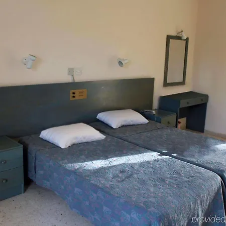 Amore Hotel Apartments 2* Paralimni