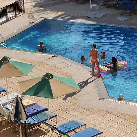 Amore Hotel Apartments 2* Paralimni