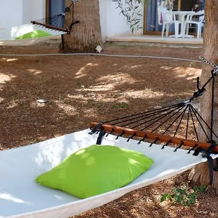 Amore Hotel Apartments 2*