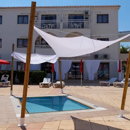 Aparthotel Amore Hotel Apartments 2*