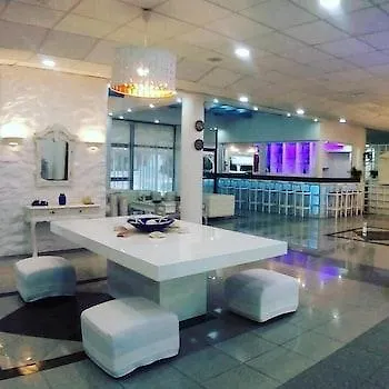 Amore Hotel Apartments 2*