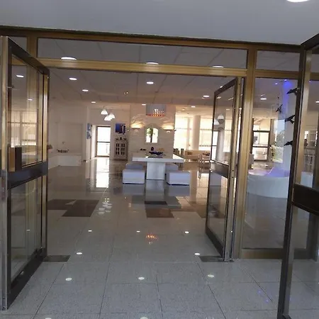 Amore Hotel Apartments 2* Παραλίμνι