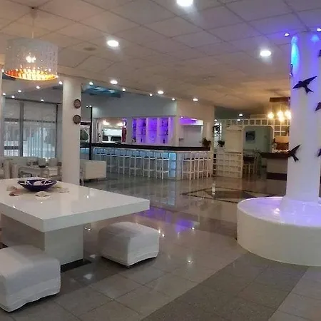 Aparthotel Amore Hotel Apartments 2*