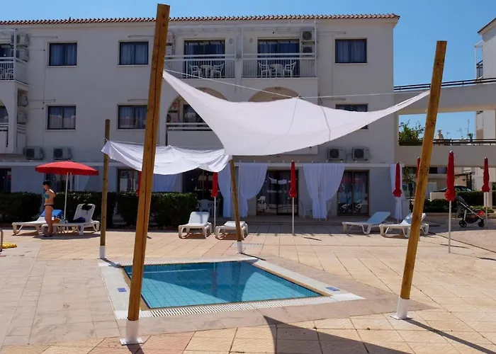 Apartahotel Amore Hotel Apartments 2*