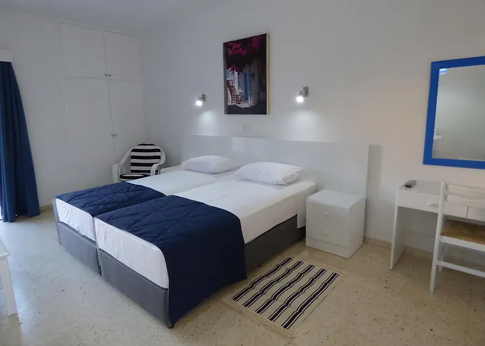 Amore Hotel Apartments 2* Paralimni