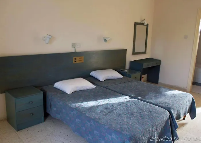 Amore Hotel Apartments 2* Παραλίμνι