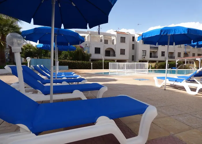 Amore Hotel Apartments 2* Paralimni