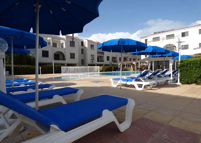 Amore Hotel Apartments 2*