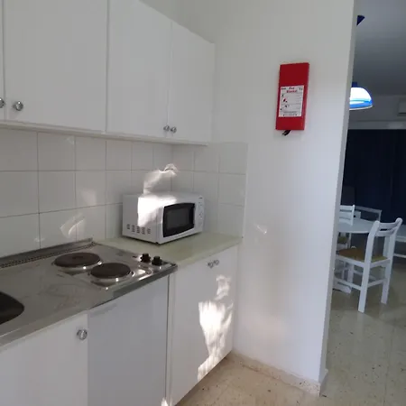 Amore Hotel Apartments 2*