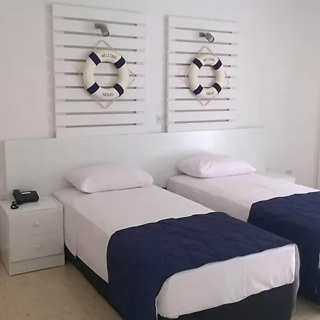 Amore Hotel Apartments 2*